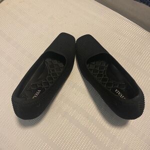 Vivaia black wedge heels